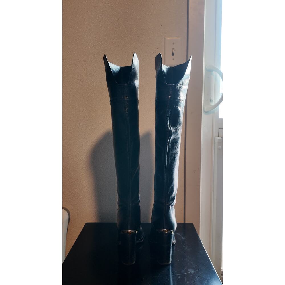 Micheal Kors Boots - Picture 3 of 3